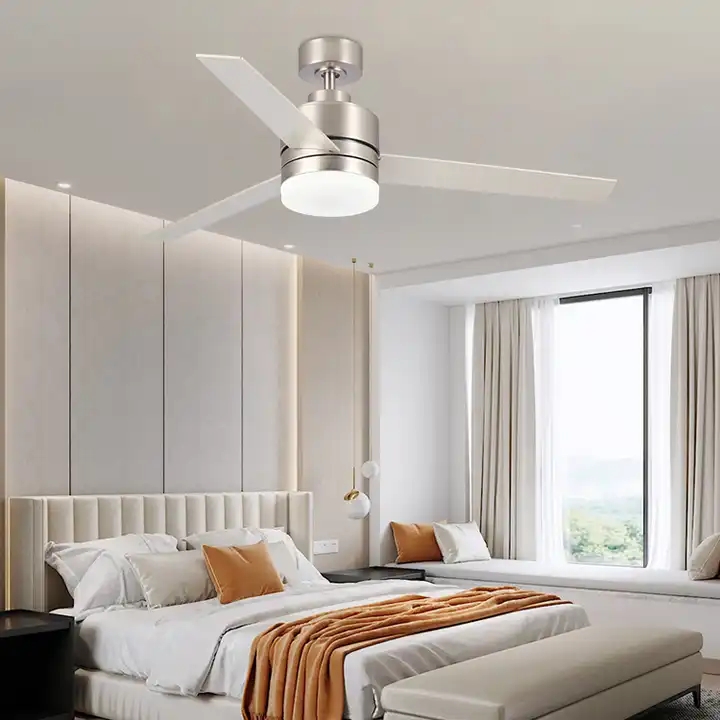 Indoor Decorative Ceiling Fan 52 Inch 5 Plywood Blades DC motor Ceiling Fan with Light